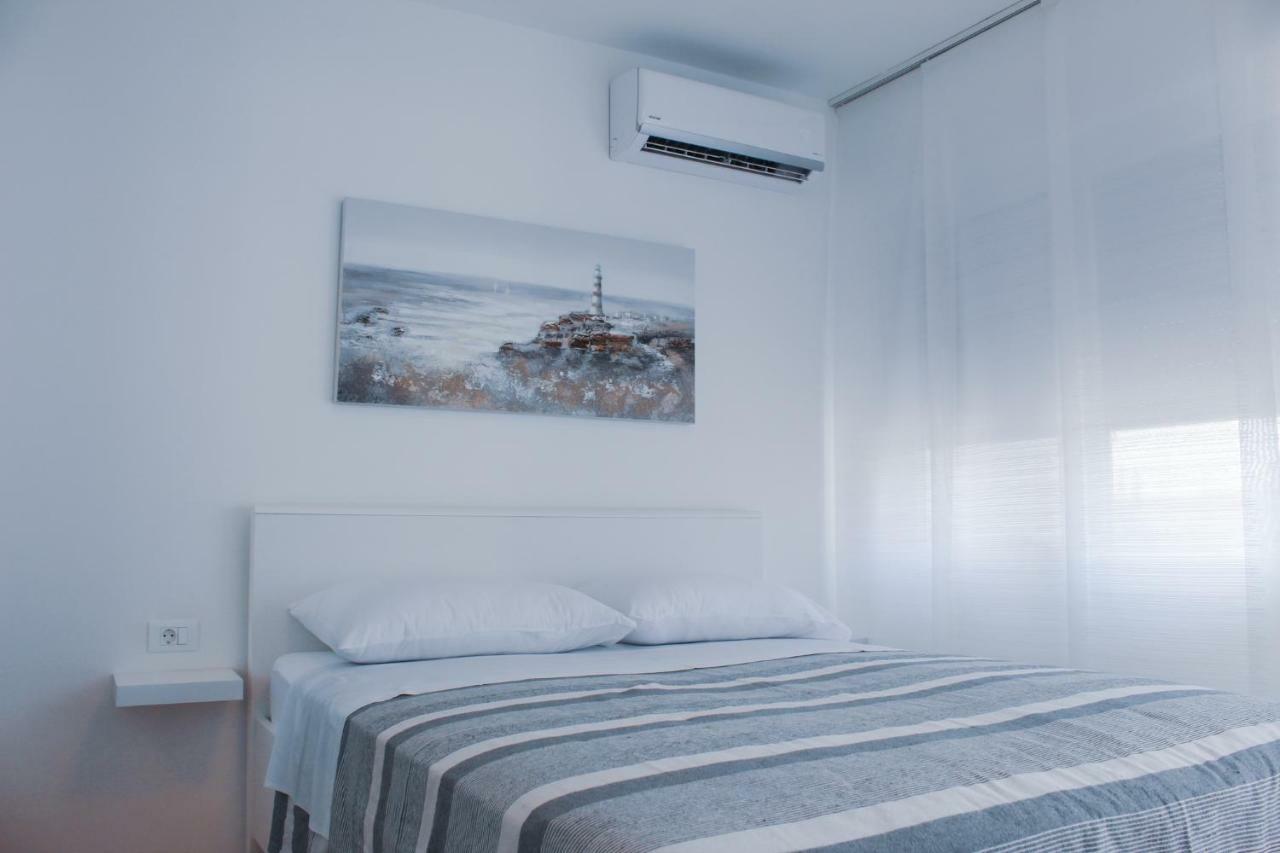 City Center Studio 4 Two Пула Екстериор снимка