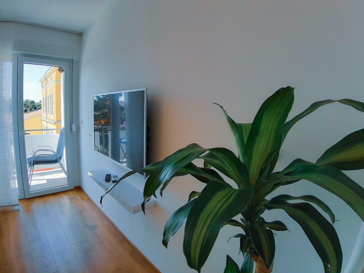 City Center Studio 4 Two Пула Екстериор снимка