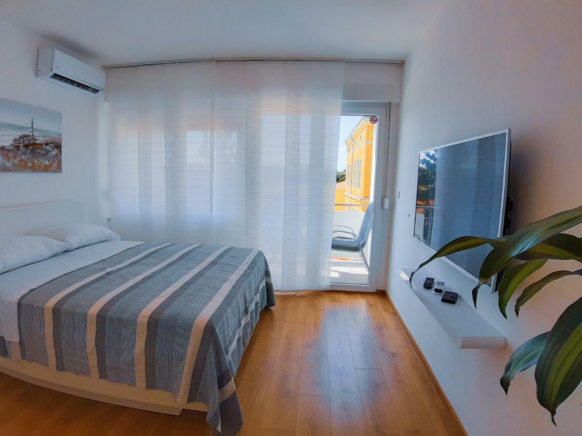 City Center Studio 4 Two Пула Екстериор снимка