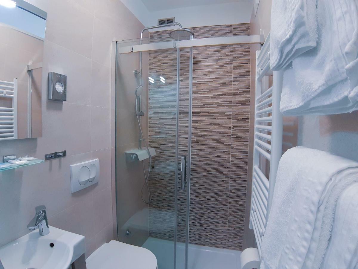 City Center Studio 4 Two Пула Екстериор снимка